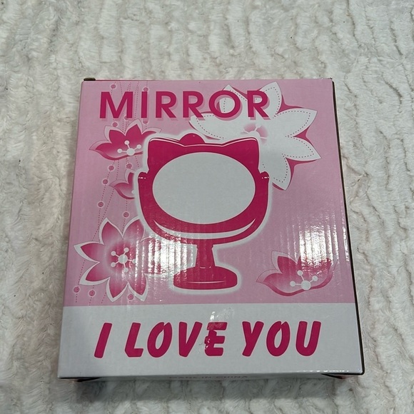 New inbox pink on pink hello Kitty self standing desk mirror make up mirror - Picture 4 of 5